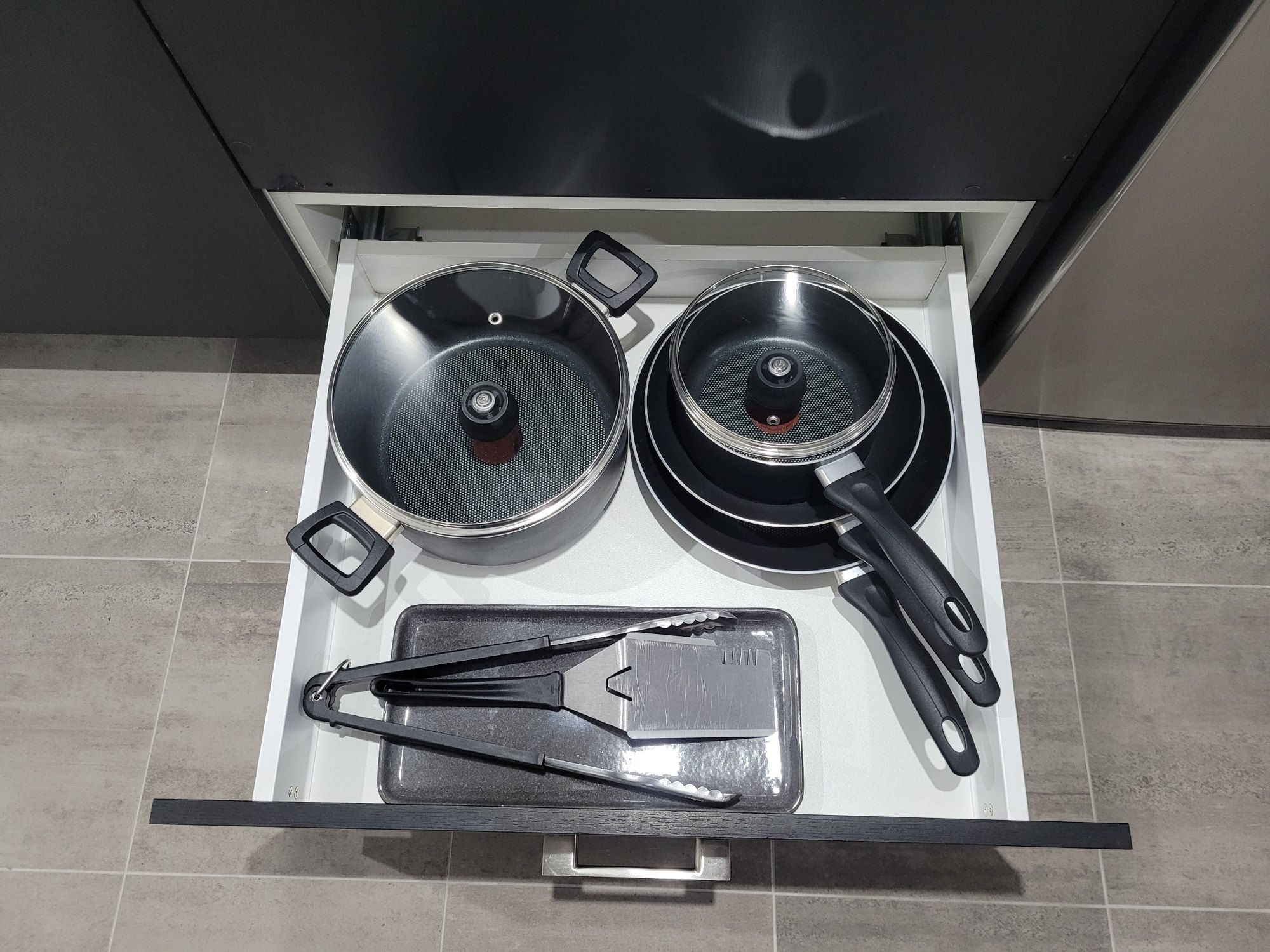 Cookware and barbecue utensils supplied at BRiX