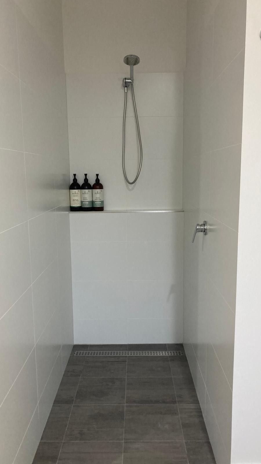 Walk-in shower at BRiX
